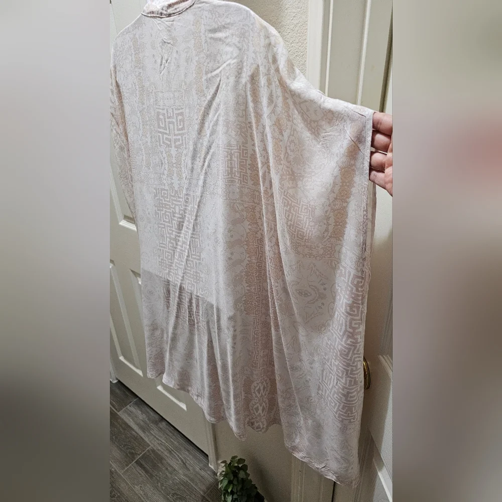 Victoria's Secret Light Pink Patterned Cover-Up Viscose One Size Fits All EUC - Picture 9 of 13